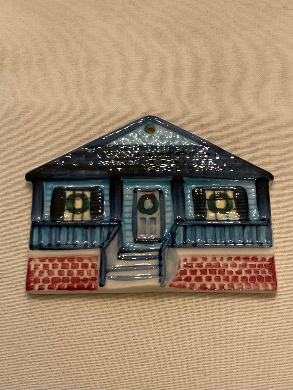 Wonderful Gail Pittman House Ornament or wall hanging. 5” x4”. Mint condition